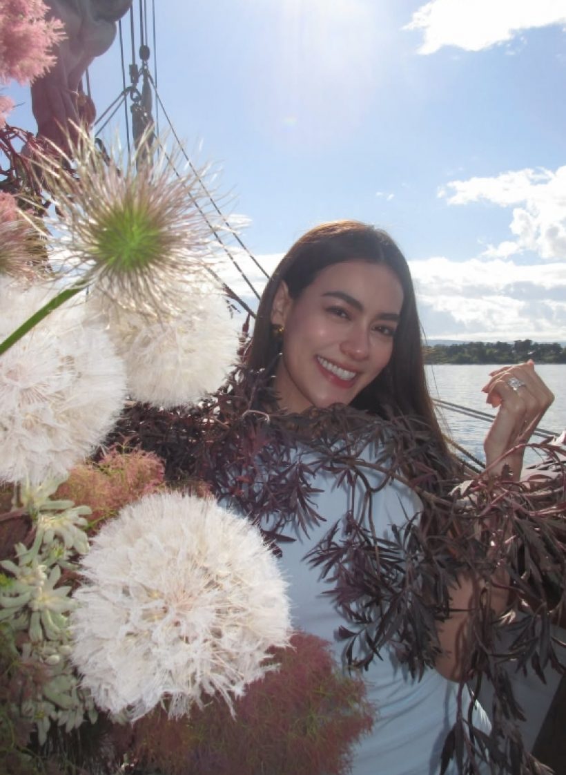 ภาพนี้มีซูม! คิมเบอร์ลี่ ในงานแต่ง ณเดชน์ญาญ่า ทำคนลุ้นหนัก..