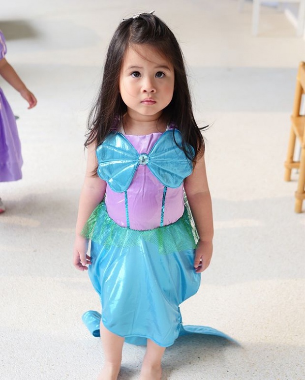 น่ารักสุดๆ!! “น้องมายู” สวมชุด Little mermaid ร่วมงานโรงเรียน