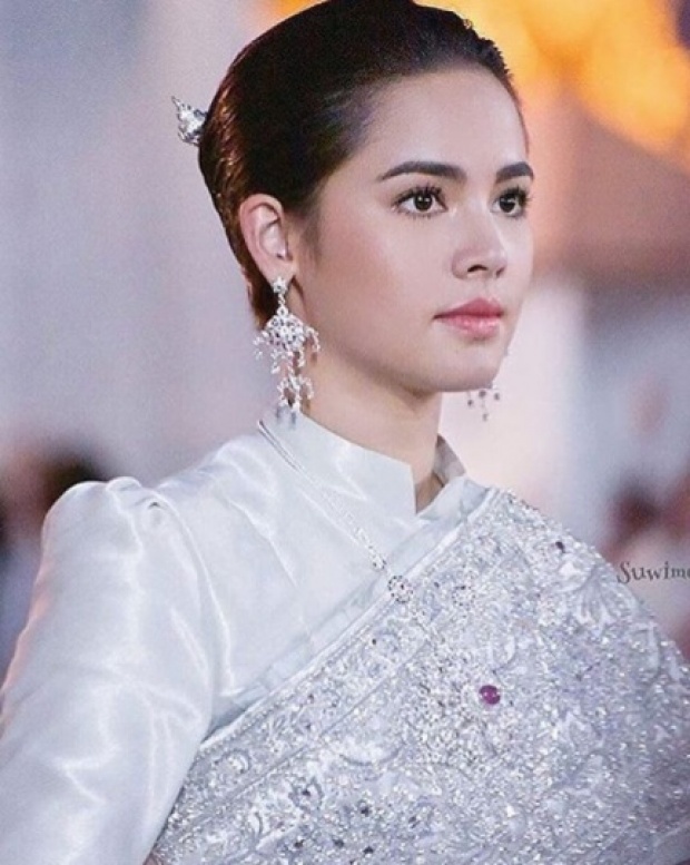 เปิดราคาชุดไทยที่ ญาญ่า-คิมเบอร์ลี่  ใส่ไปงานอุ่นไอรักฯ รู้ราคาแล้วแทบลมจับ!