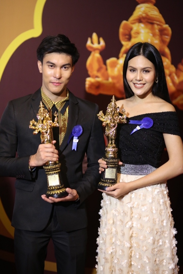 คนบันเทิงเข้ารับรางวัล PRESS AWARDS เณศไอยรา ปี61