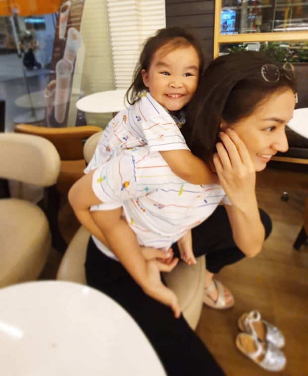 ต่าย ชุติมา โผล่เมนต์ไอจี ทิม พิธา หลังชมลูกสาว ว่าย่าสอนมาดี