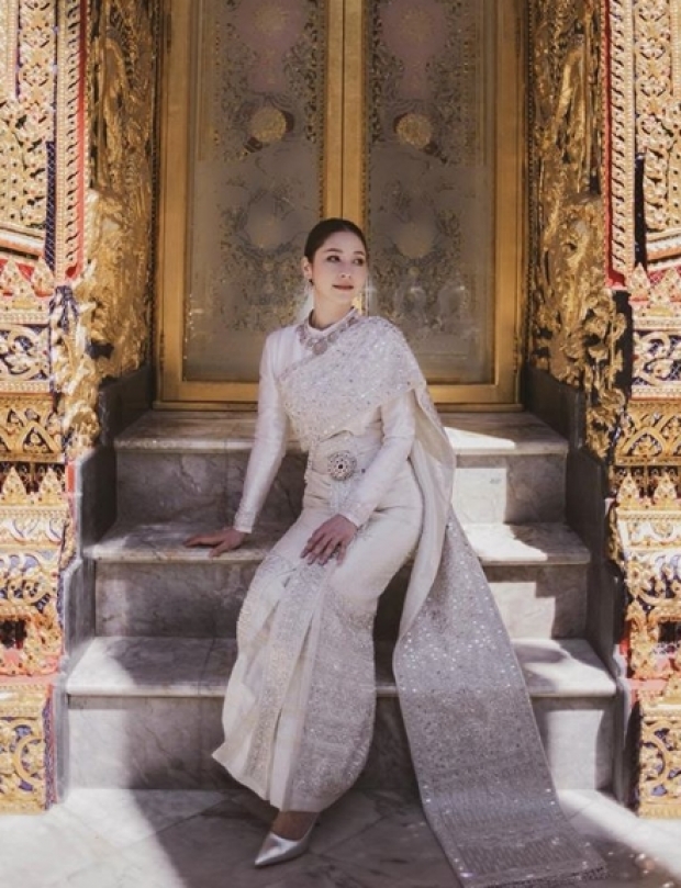 ชมภาพสุดเลอค่า “นาตาลี” ใส่ชุดไทยโบราณชั้นครูแห่งแรก เข้าเฝ้าสมเด็จพระสังฆราช