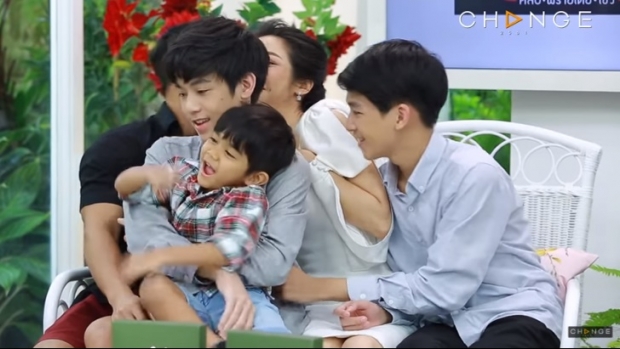 เปิดภาพครอบครัว นุ๊ก-สามี และลูกๆ พร้อมความในใจสุดซึ้ง (คลิป)