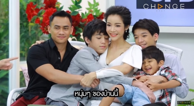 เปิดภาพครอบครัว นุ๊ก-สามี และลูกๆ พร้อมความในใจสุดซึ้ง (คลิป)