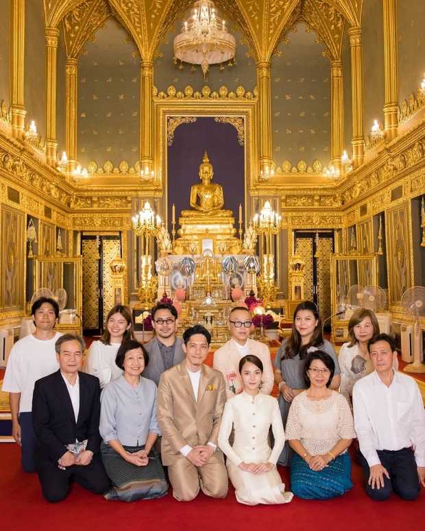  ปั๊บเตย สวมชุดไทยสง่า เข้ารับรับประทานน้ำพระพุทธมนต์ จากสมเด็จพระสังฆราช 