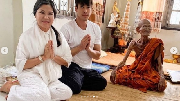  ณเดชน์ พร้อมครอบครัว ขอเป็นเจ้าภาพสวดอภิธรรม หลวงปู่ทอง