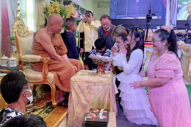 กระแต อาร์สยาม จัดหนักเดินสายทำบุญใหญ่ รับปีใหม่ 10 ล้าน