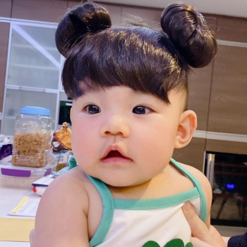 โมเมนต์น่ารัก น้องแอลลี่ ลูกสาวหนูแหม่ม เที่ยวทะเลครั้งแรกลุ้นสุดๆ