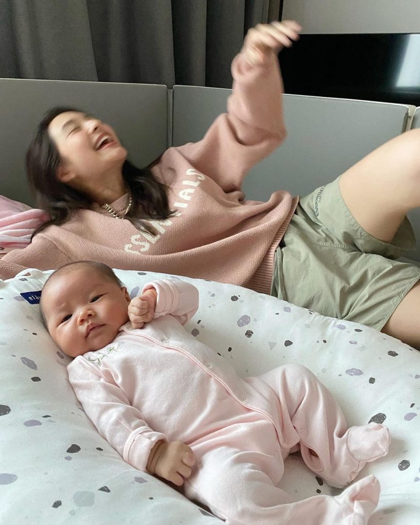 มิว นิษฐา เผยโมเนต์อยู่บ้านเลี้ยงลูก บอกบางทีรู้สึกเหมือนสามีมอง