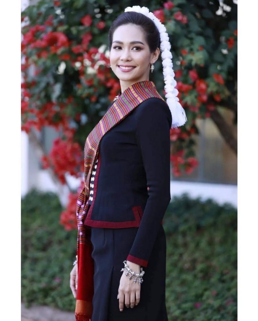 เหล่านางงาม โชว์ลีลาอ่อนช้อยฟ้อนภูไทถวายพระธาตุเชิงชุม