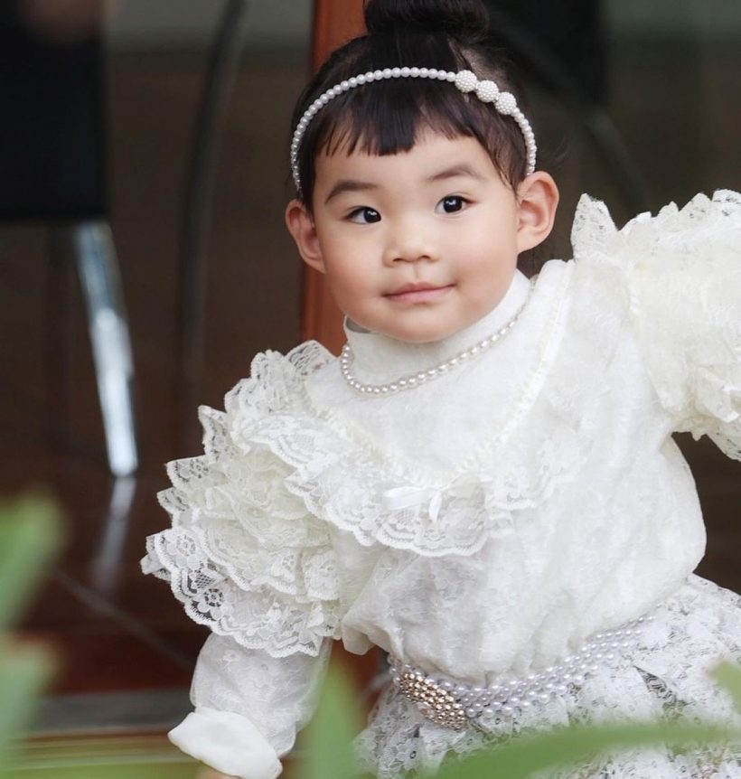 เปิดภาพล่าสุดน้องแอลลี่ลูกสาวหนูแหม่ม-บ๊อบบี้ 1ปีผ่านไปเป็นสาวแล้ว