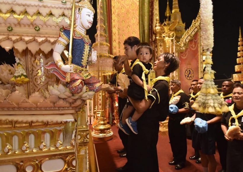 พระเอกดัง ลั่นผมรักสถาบัน โพสต์น้อมรำลึกถึง ในหลวง ร.9