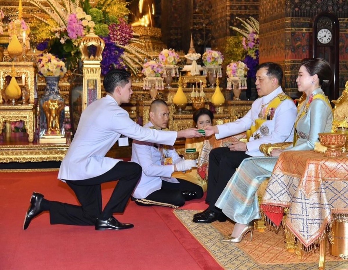 ภาพแห่งความปลื้มปิติ สามีนางเอกดังร่วมพระราชพิธีพระกฐินหลวง