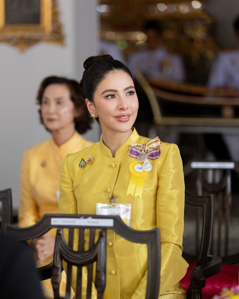 ภาพแห่งความปลื้มปิติ สามีนางเอกดังร่วมพระราชพิธีพระกฐินหลวง