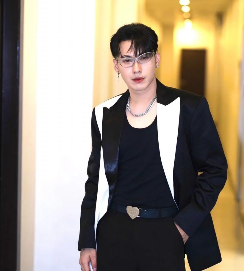 รู้แล้ว! ผจก. เปิดสาเหตุ ตั้ม วราวุธ รถล้มเจ็บหนัก