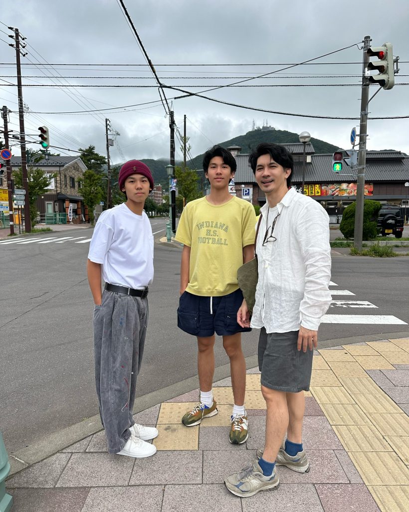 ส่องภาพความหล่อ ลูกชาย เคน ธีรเดช หน้าตาดีกันยกบ้าน