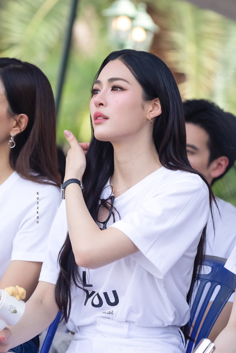 ชาวเน็ตเกาหลีถล่มเมนต์ หลังหลิงหลิงเป็นแบรนด์แอมฯเครื่องสำอางค์ดังของชาติ