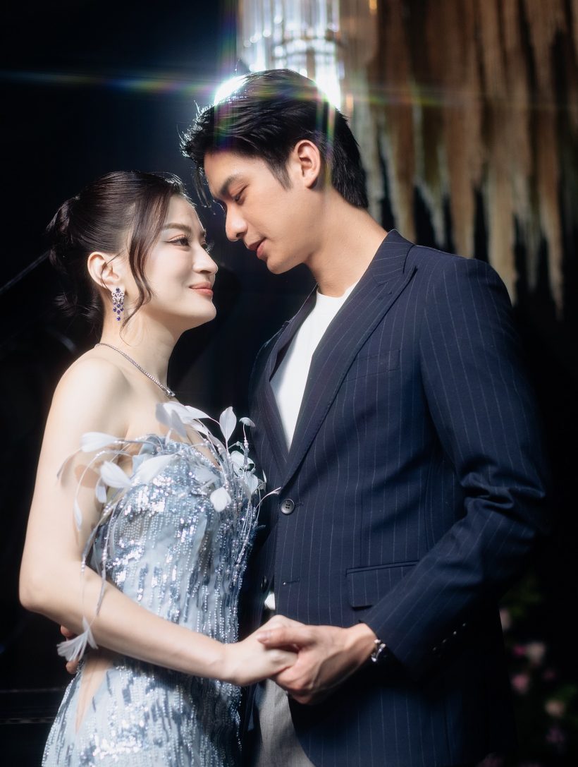 ฮือฮาภาพพระเอกดังในชุดเจ้าบ่าวกลางบรรยากาศงานแต่ง