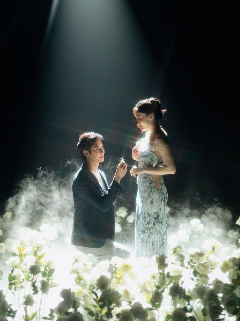 ฮือฮาภาพพระเอกดังในชุดเจ้าบ่าวกลางบรรยากาศงานแต่ง