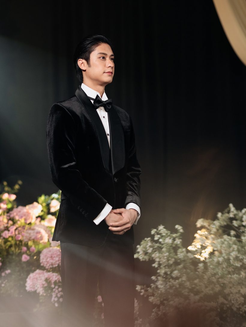 ฮือฮาภาพพระเอกดังในชุดเจ้าบ่าวกลางบรรยากาศงานแต่ง