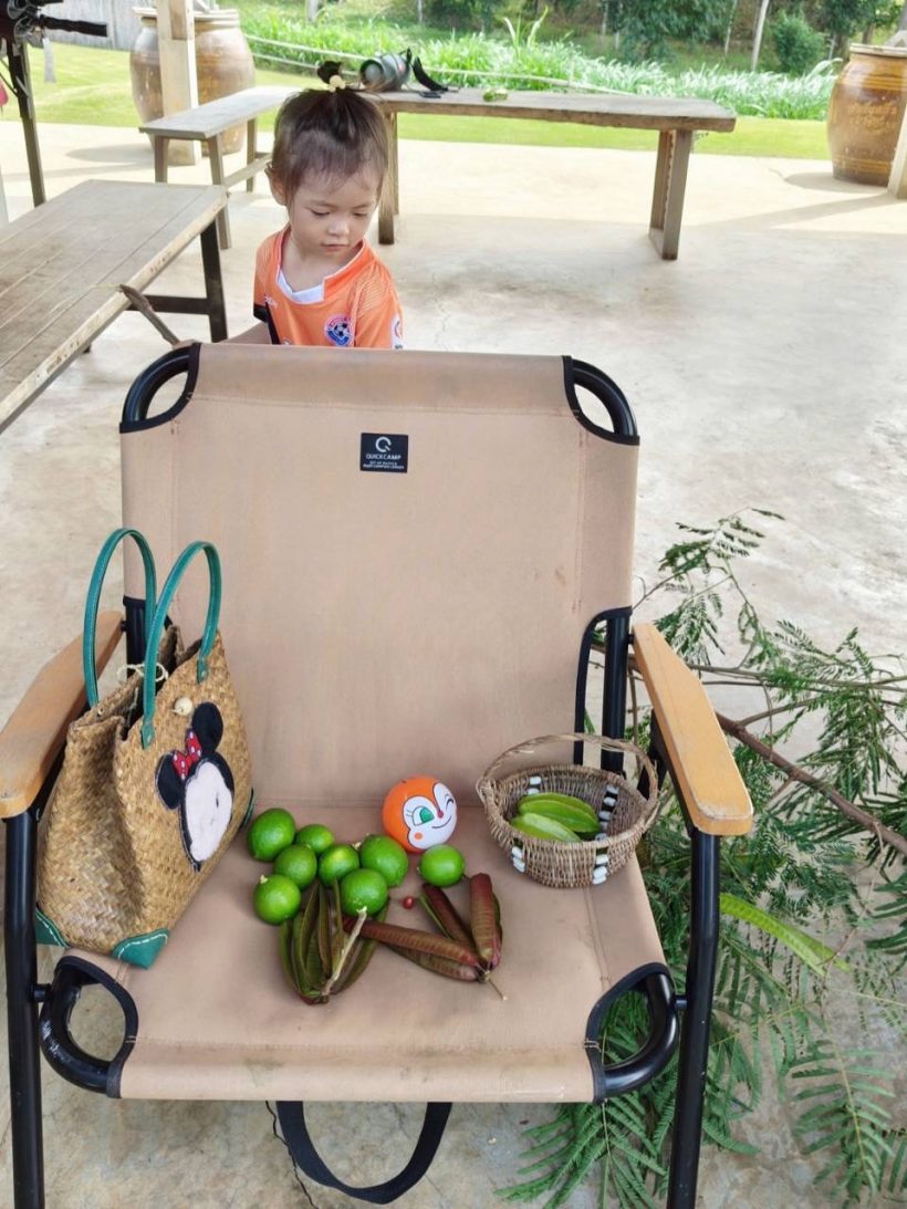 ส่องชีวิตเรียบง่าย ครอบครัวพระเอกดัง ล่าสุดเปิดแผงขายผักให้ลูก