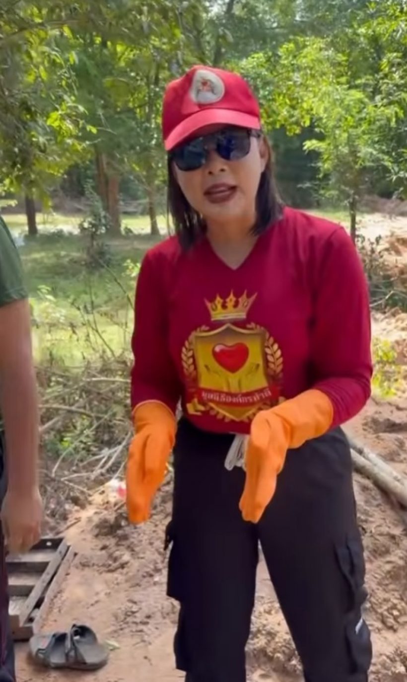 บุ๋ม ปนัดดา นางฟ้าตัวจริง!! ลุยช่วยงานเหล่าทหาร แบบไม่ห่วงสวย