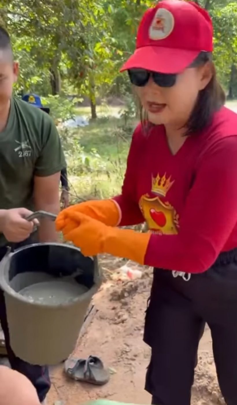 บุ๋ม ปนัดดา นางฟ้าตัวจริง!! ลุยช่วยงานเหล่าทหาร แบบไม่ห่วงสวย