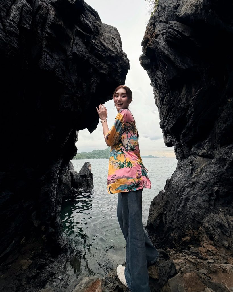 เบส คำสิงห์ อวดภาพสวย แต่เอ๊ะ! ตากล้องสุดหล่อคนนี้ หน้าคุ้นๆ