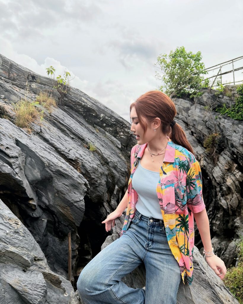 เบส คำสิงห์ อวดภาพสวย แต่เอ๊ะ! ตากล้องสุดหล่อคนนี้ หน้าคุ้นๆ
