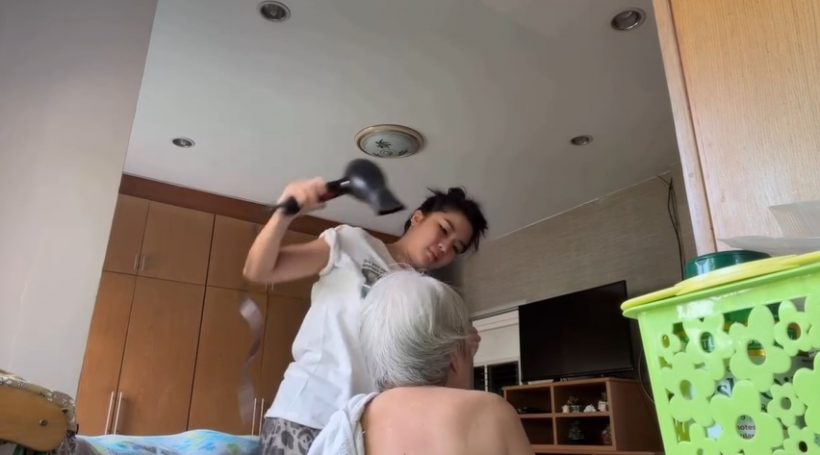 หลานสาวยอดกตัญญู! ก้อย อรัชพร ดูเเลคุณยาย ช็อตนี้น่ารักที่สุด