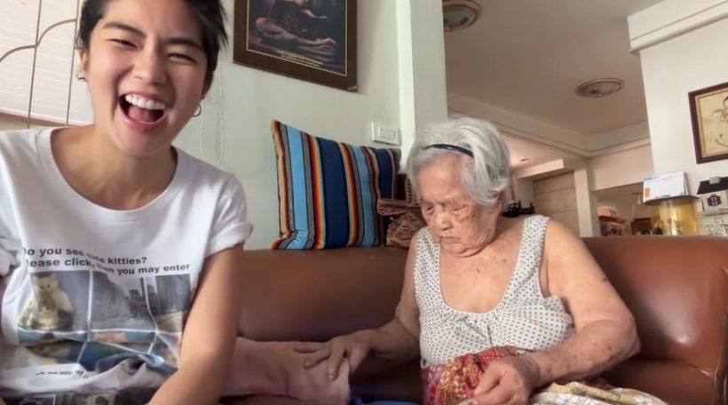 หลานสาวยอดกตัญญู! ก้อย อรัชพร ดูเเลคุณยาย ช็อตนี้น่ารักที่สุด