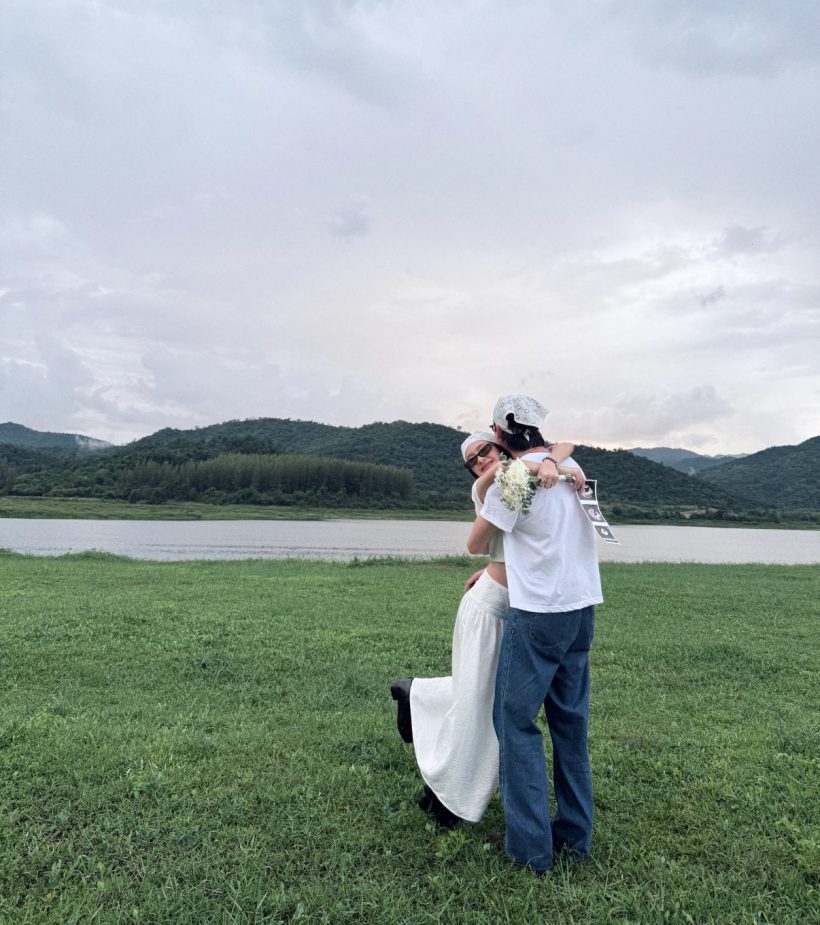 เเฟนคลับเเห่ยินดี คู่รักอินฟลูดัง ประกาศมีเบบี๋คนแรก