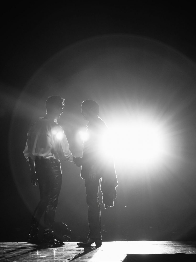 จูบจริงหรือขายจิ้น? ยูโร เคลียร์ดราม่าซีนปากประกบ สนยุกต์!