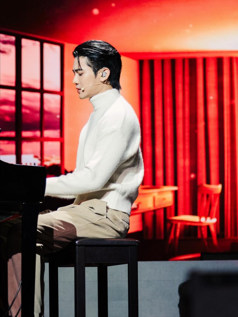 จูบจริงหรือขายจิ้น? ยูโร เคลียร์ดราม่าซีนปากประกบ สนยุกต์!