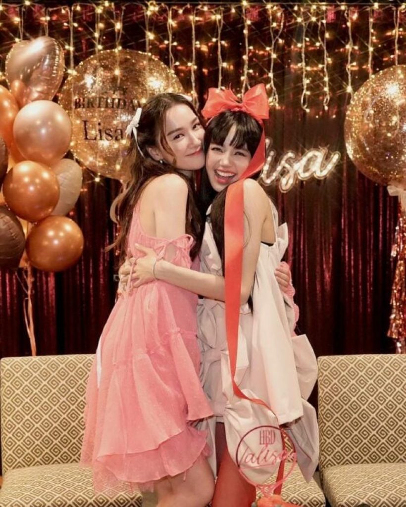 นางเอกคนสวย เล่าจุดเริ่มต้นสนิทลิซ่า ย้ำชัดไม่ได้เกาะเพื่อนดัง