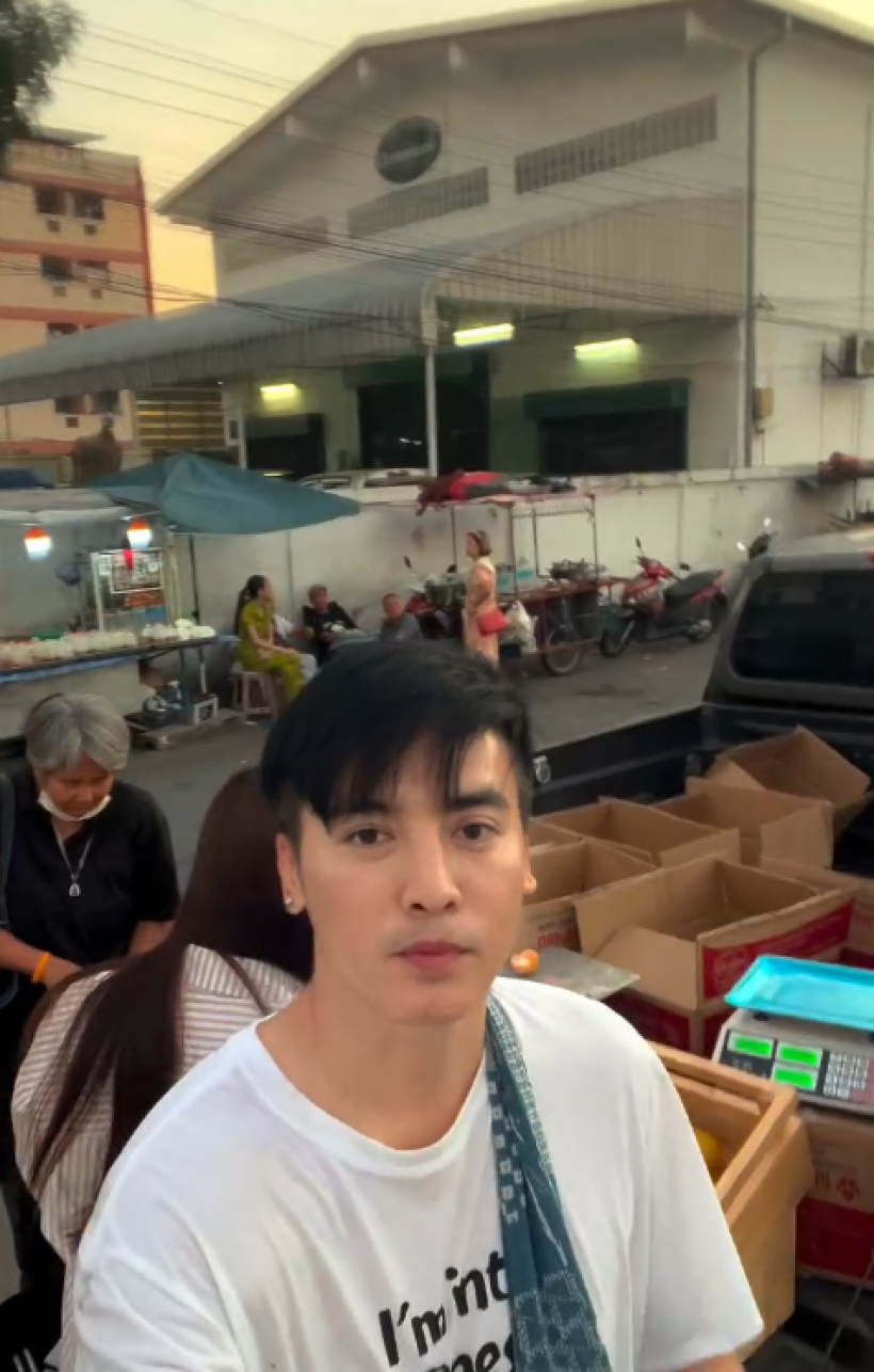 ดาราหนุ่มใช้ชีวิตง่ายๆ ล่าสุดเปิดท้ายเร่ขายส้ม ชาวบ้านรักทั้งอำเภอ