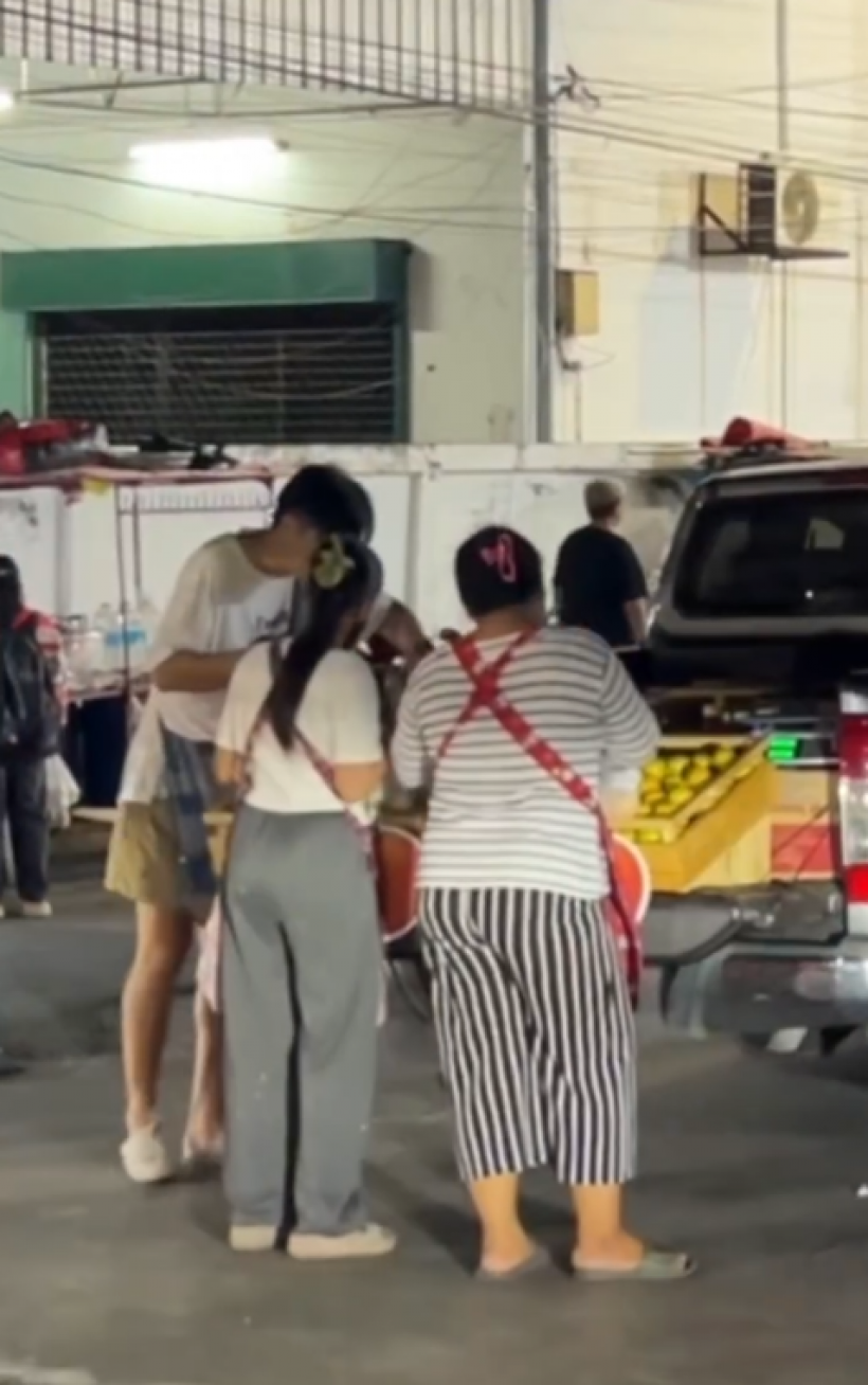 ดาราหนุ่มใช้ชีวิตง่ายๆ ล่าสุดเปิดท้ายเร่ขายส้ม ชาวบ้านรักทั้งอำเภอ