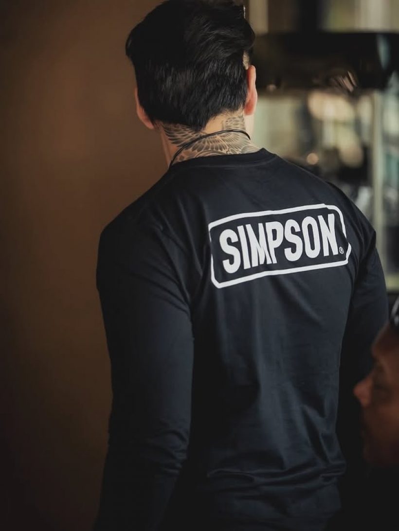 แทค ภรัณยู ของขึ้น! ไล่กลุ่มชูป้าย ไปส่งข้าวแนวหน้า