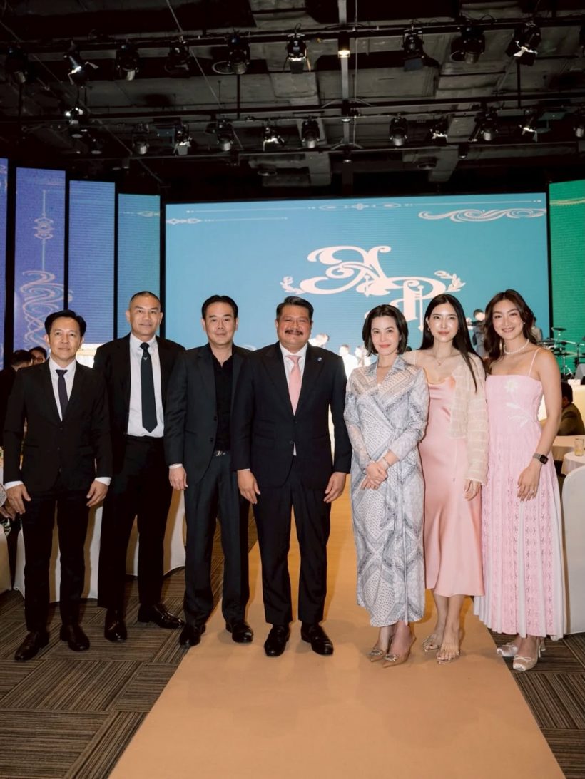 ไม่ธรรมดา! งานแต่งแอนดรูว์ รวมระดับตัวท็อปทุกวงการ