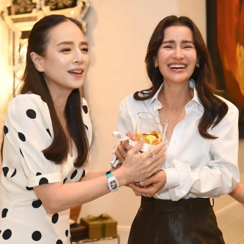 อึ้งทั้งงาน! เปิดไฮไลท์ปาร์ตี้ซุปตาร์ตัวแม่ อยู่ที่ อั้ม พัชราภา