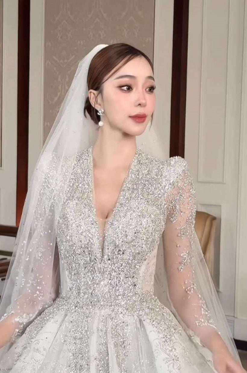 ก็ว่าคุ้นๆ!! พี่สาวนนกุล แว็บแรกนึกว่า ดาราสาวดังคนนี้