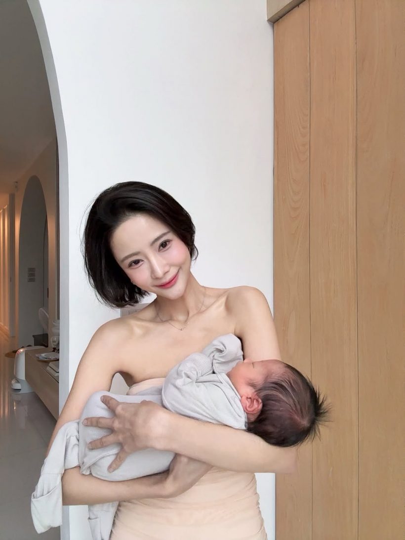 แห่ชมคุณแม่หุ่นดีมาก แต่เอ๊ะ! เธอคนนี้ มีลูกแล้วหรอ