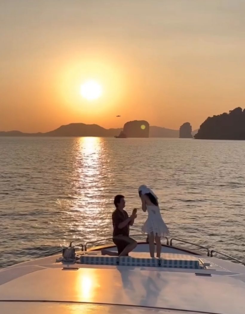 สละโสดอีกคู่!นางเอกสาวน้ำตาแตก ไฮโซหนุ่ม คุกเข่าขอแต่งกลางทะเล