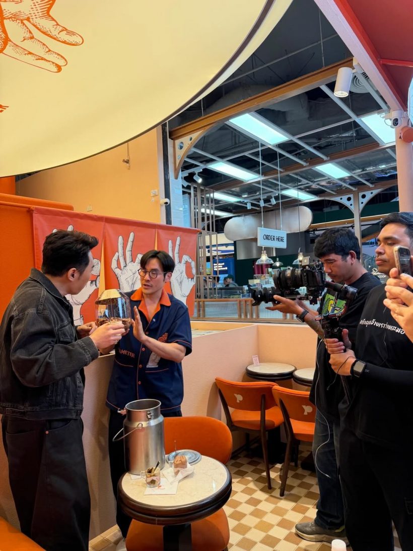 ชัดเจนนะ! มดดำ กับดาราหนุ่มคนนี้ ความสัมพันธ์เป็นไง