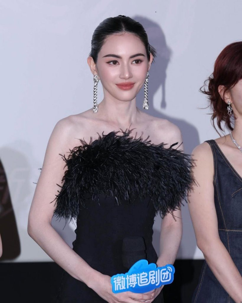 เห็นเเบบนี้เเพงนะ! ชุดซีทรู ใหม่ ดาวิกา ราคาเเพงอึ้ง