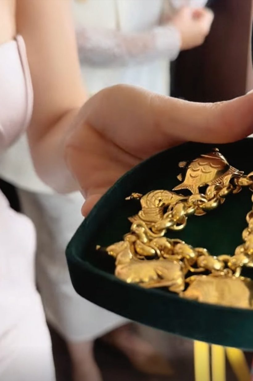 ส่องของรับขวัญ พลอย-เต มีชิ้นเดียวในโลก คริสร้องอยากได้!!