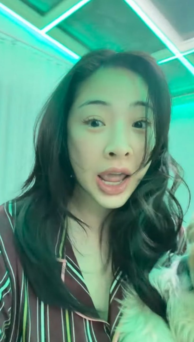 นางฟ้าตัวจริง! สาวสวยลูกหนึ่ง ถูกรถชนบ้านพัง แต่กลับห่วงคู่กรณี