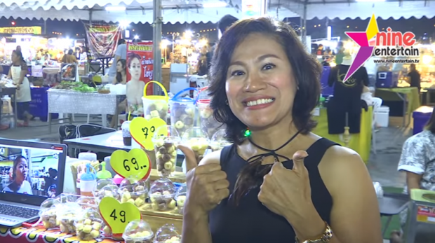 ทุกอาชีพมีเกียรติ! ซุปตาร์แถวหน้าของเมืองไทย กับการ ตั้งแผงขายของตามตลาดนัด หารายได้เสริม!