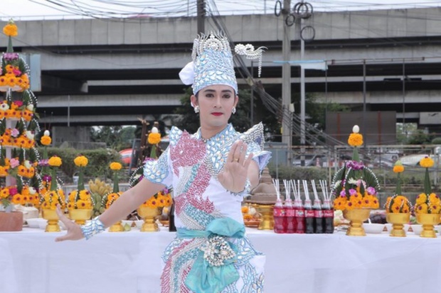 ดารา-คนดังร่วมพิธี บวงสรวงขออนุญาติสร้างองค์พระราหู