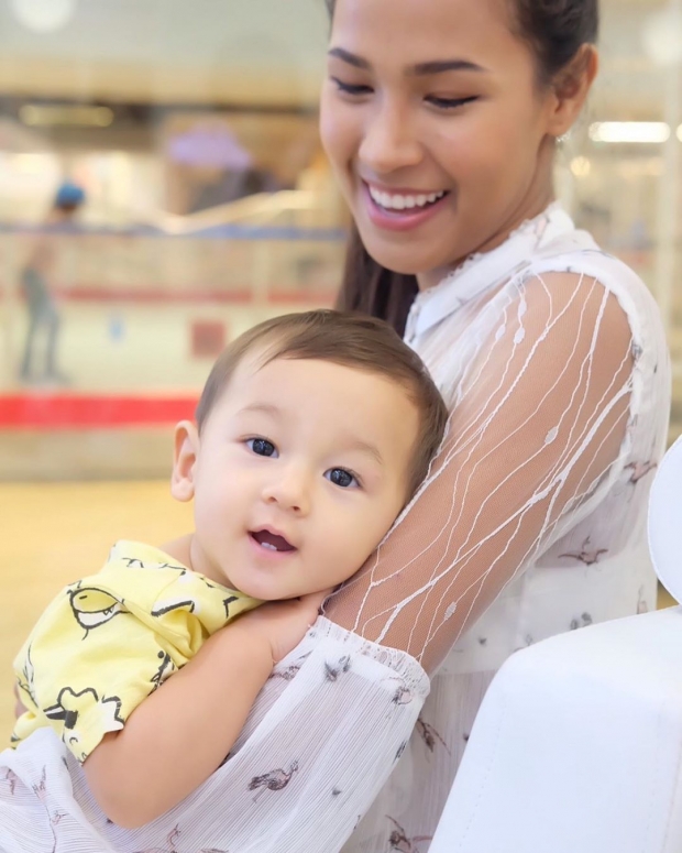 คุณแม่เซ็ง! เมญ่า นนธวรรณ บ่นอุบ โดนขโมยมือถือบนเครื่องบิน